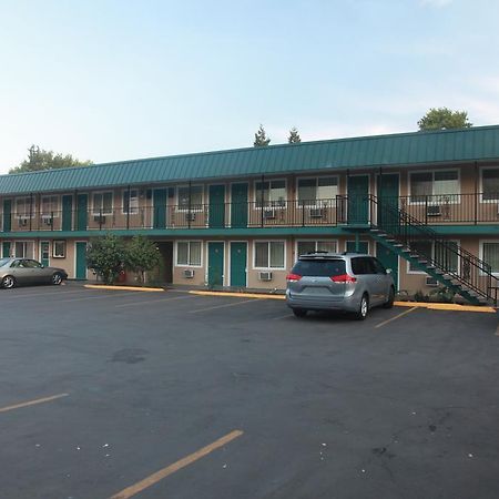 Executive Motel Юджин Екстер'єр фото