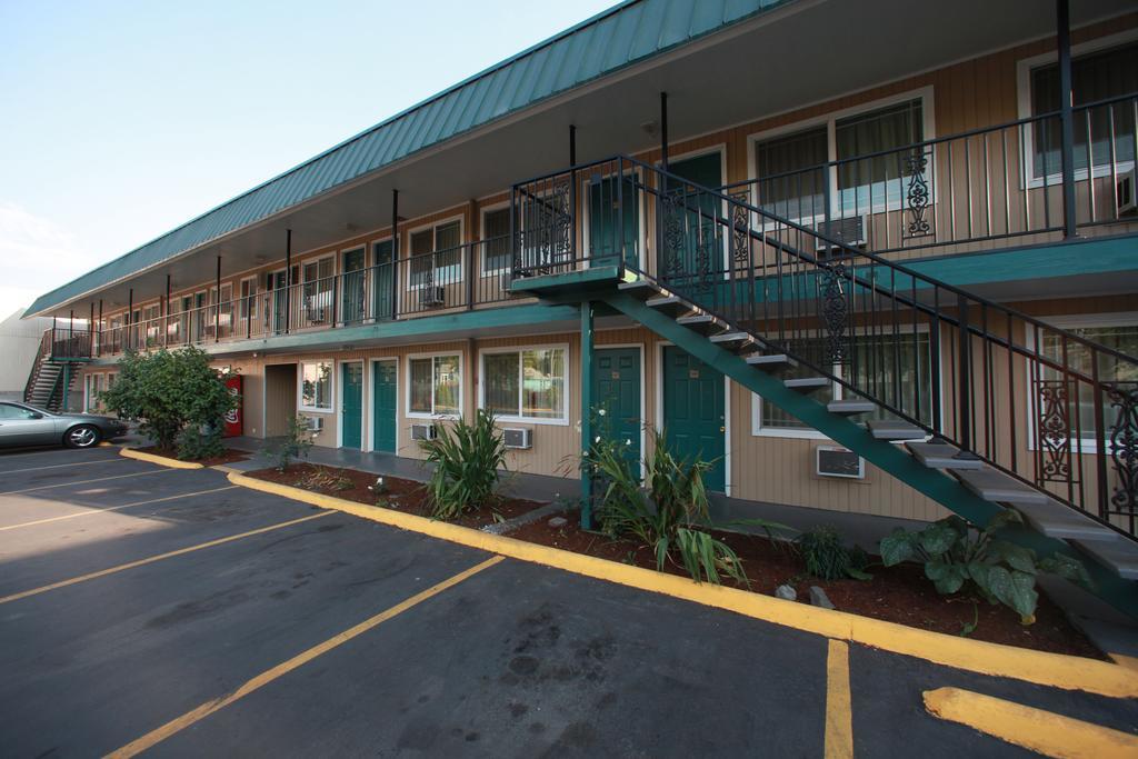 Executive Motel Юджин Екстер'єр фото