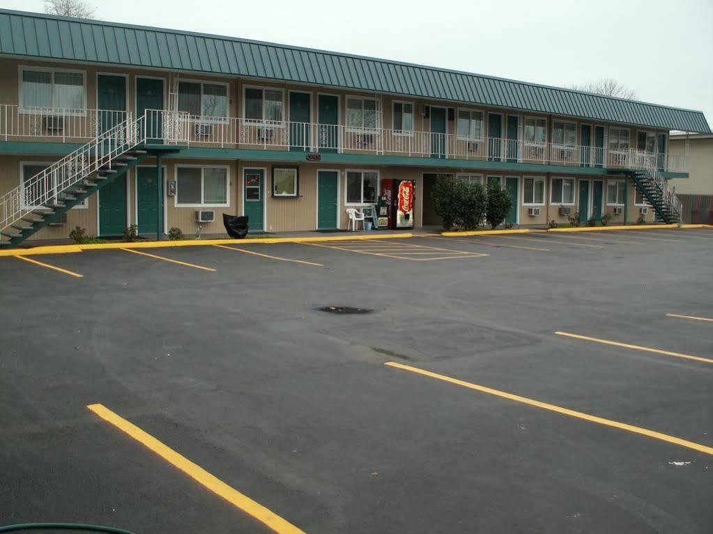 Executive Motel Юджин Екстер'єр фото